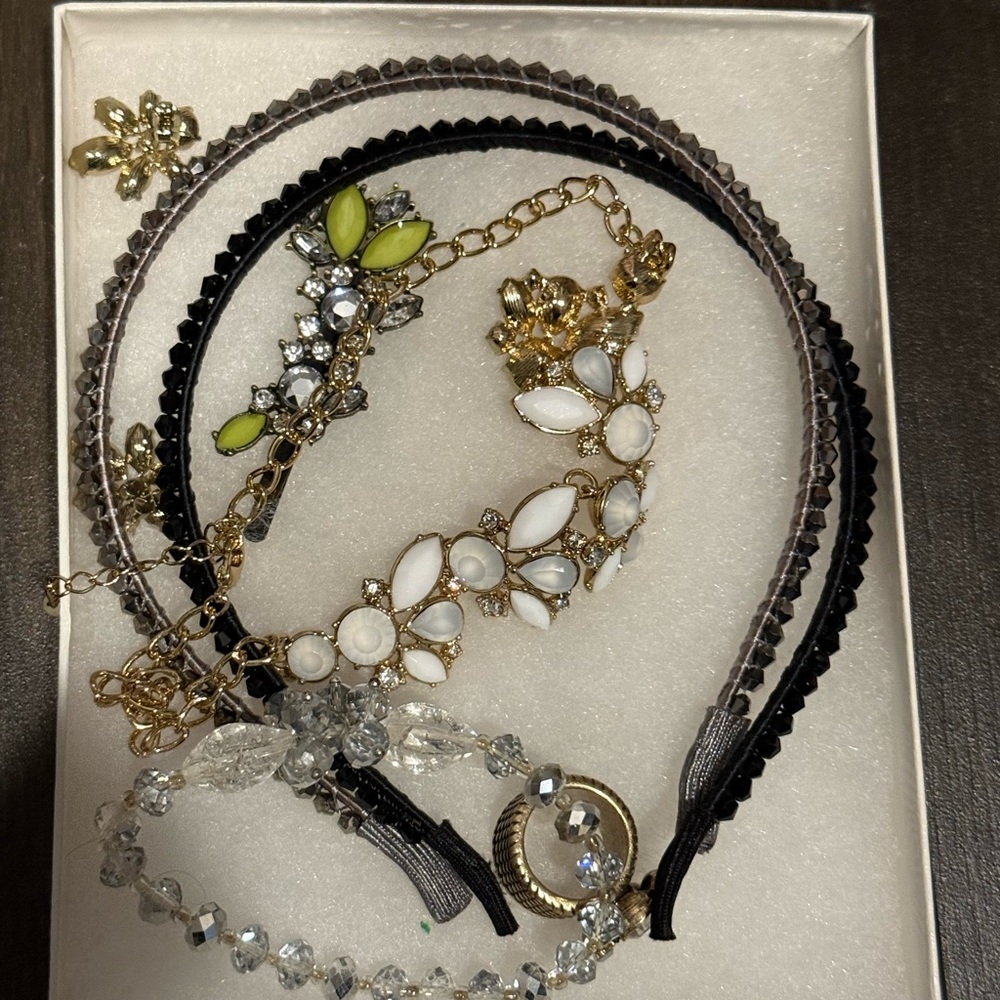 Elegant Gold and White Jewelry Set